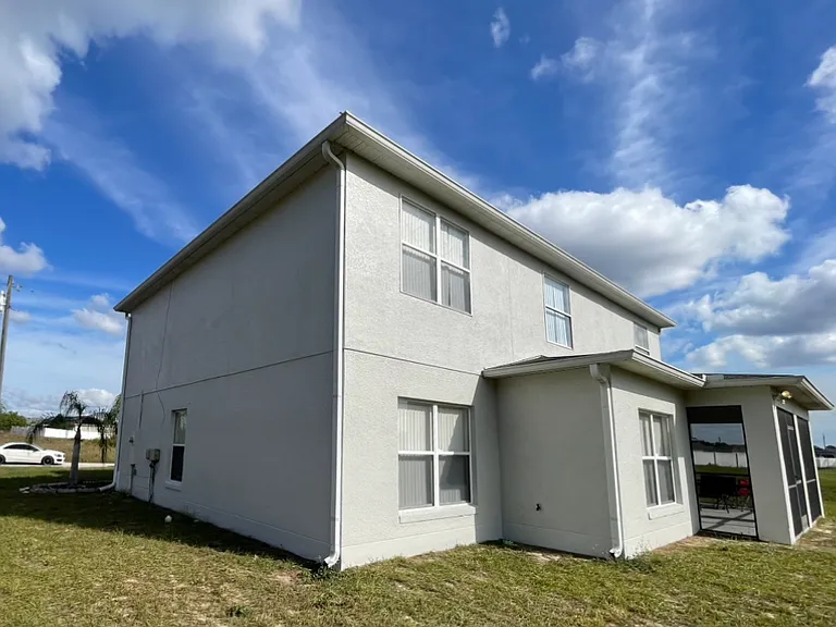 859 Fraser Dr — Photo 2