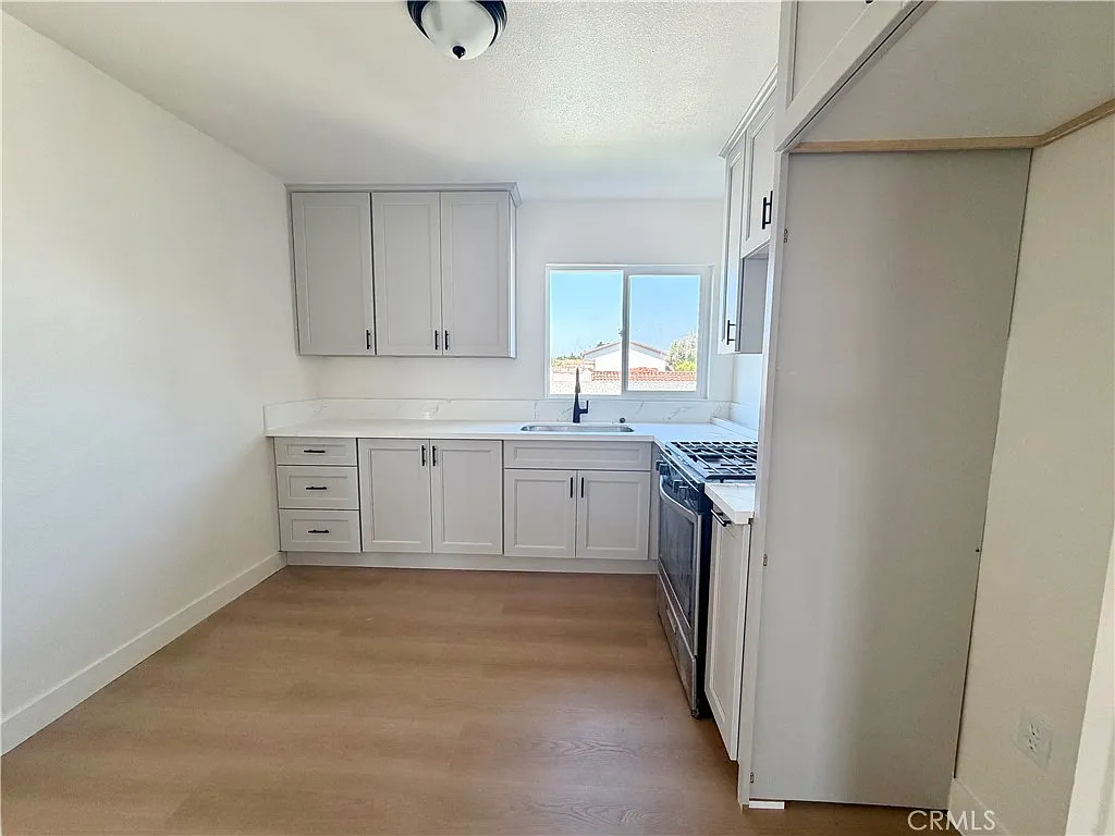 1 bed, 700 sqft, $1,825 — Photo 2