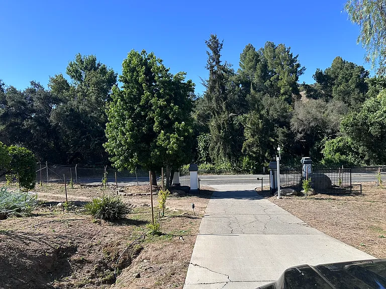 Sandia Creek Rd — Photo 15