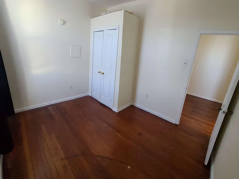 2580 Frankford Ave #6 — Photo 3