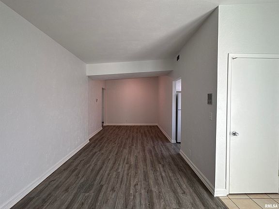3rd image of 6831 N Frostwood Pkwy #78