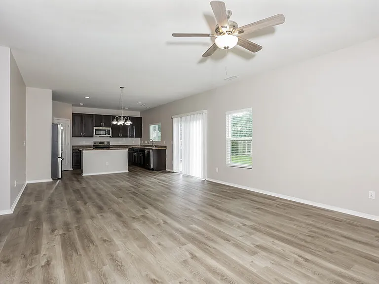 179 Plymouth Dr — Photo 3