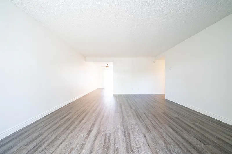 Photo 2 of 15 - 1150 Meadowlake Dr #5 - Vista, CA Building Photo - 1150 Meadowlake Dr #5