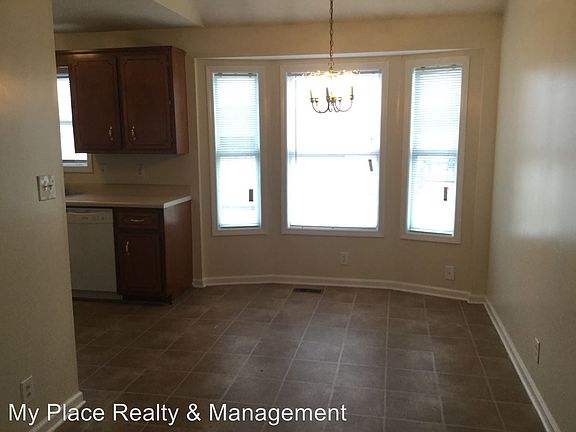 4th image of 1018 Bobcat Dr