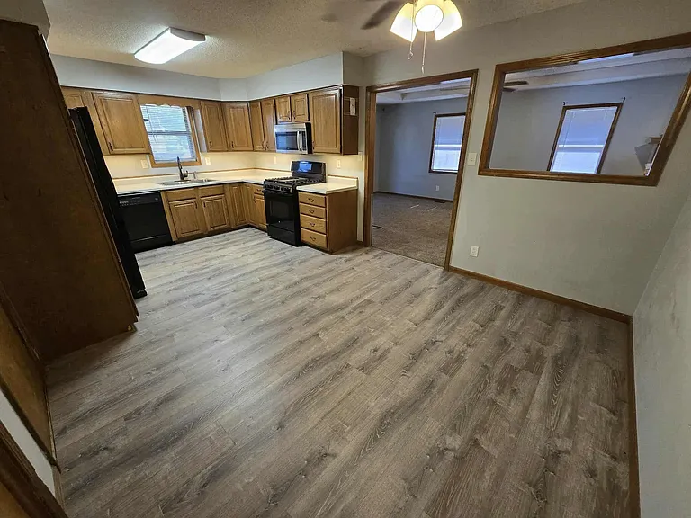 7305 SW Bingham Rd — Photo 3
