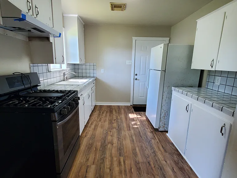 4002 Rosedale Ln — Photo 13