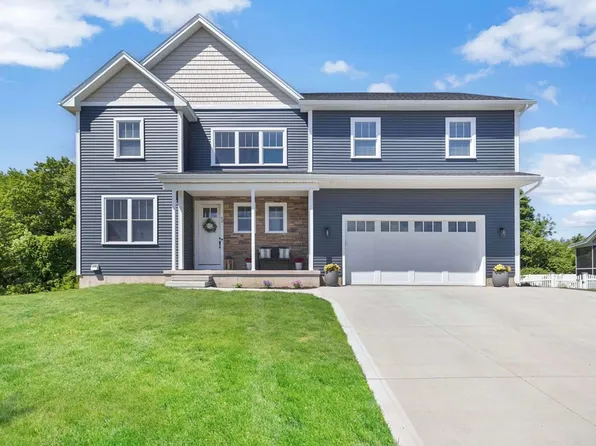 62 Sycamore Ln, Chicopee, MA 01013