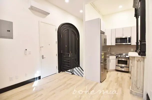 Rented by Bohemia Realty Group | media 9