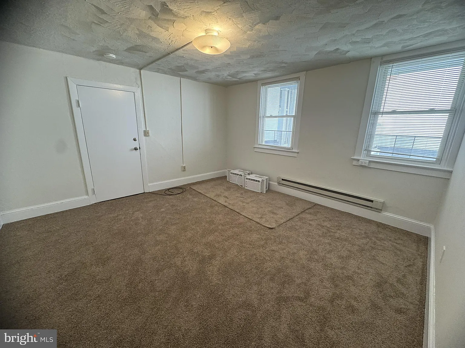1 bed, 1.0 bath, 2681 sqft, $1,350 — Photo 3