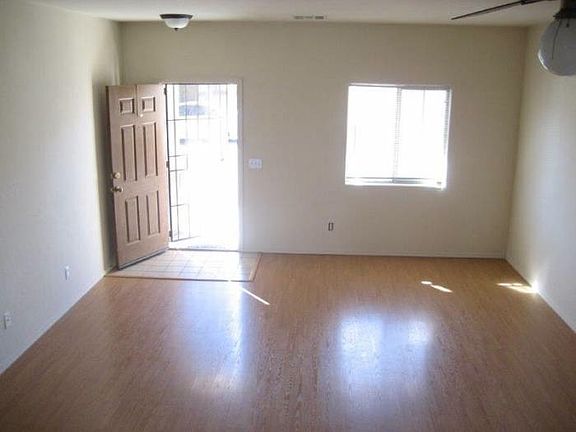 3rd image of 2068 E Connemara Dr