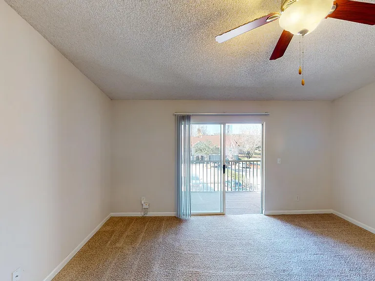 Altamira Place Apartment Homes — Photo 121