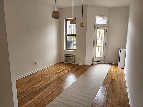 2nd image of 25 W 74th St #3B