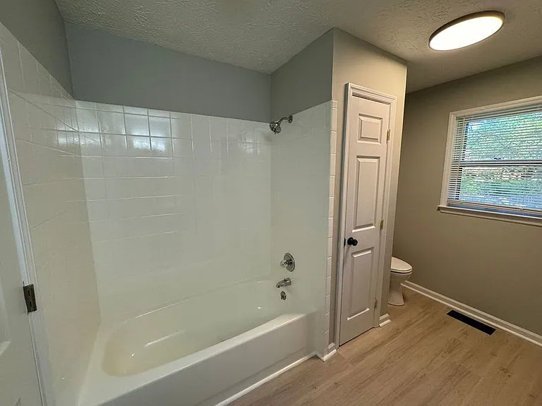 105 Astor Pl — Photo 10