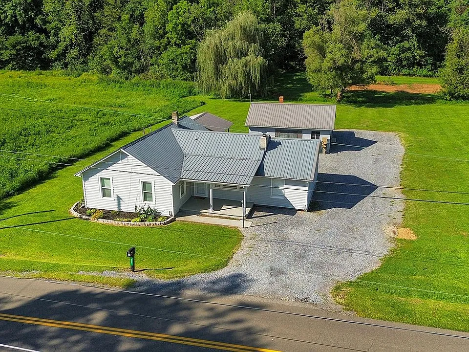 637 Riverside Rd