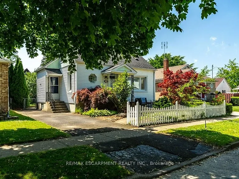 19 Columbia St — Photo 1