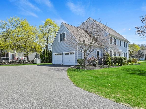 4 Carisbrooke Rd, Milton, MA 02186