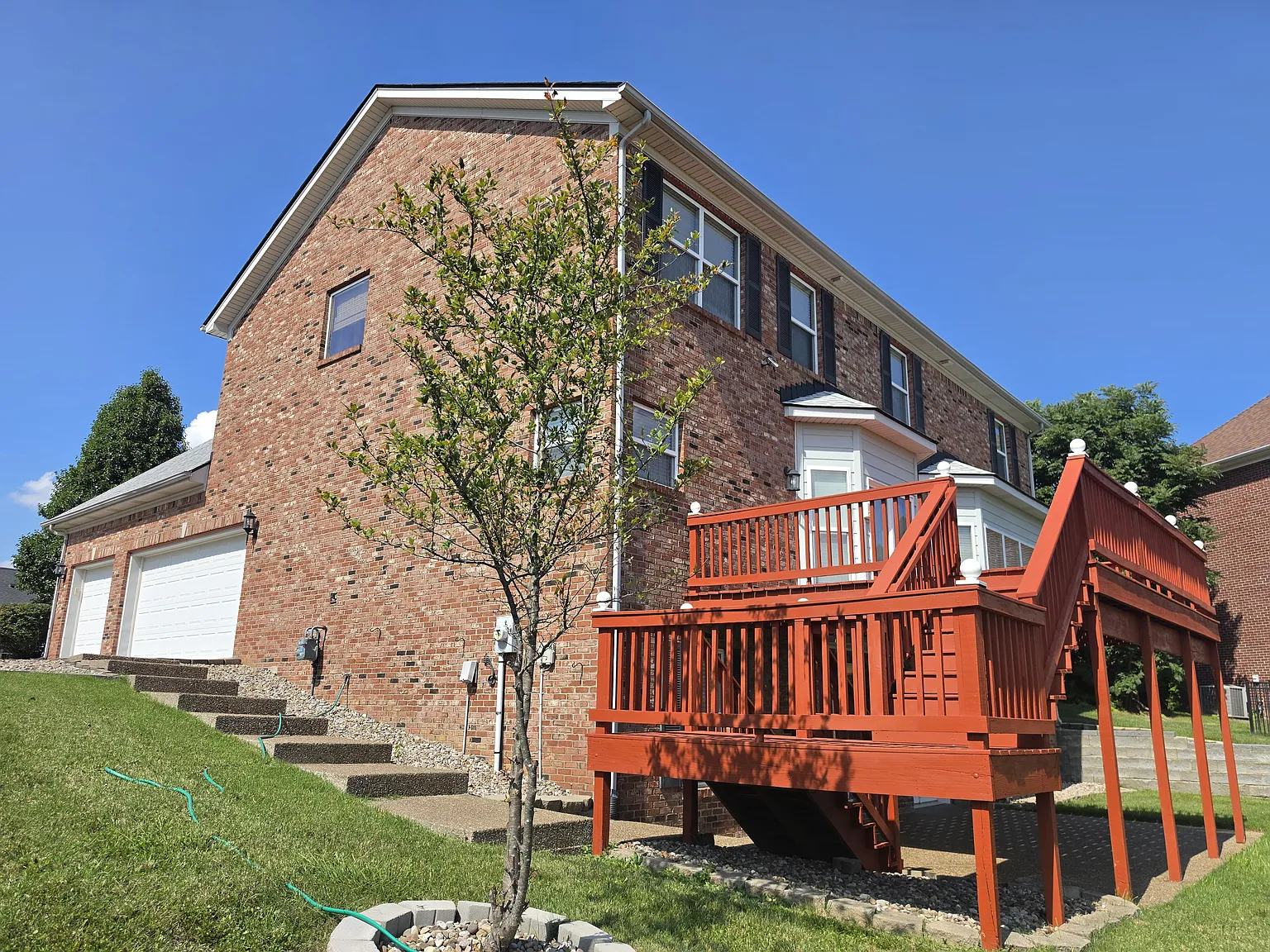 4 bed, 3.5 bath, 4611 sqft, $3,500 — Photo 4