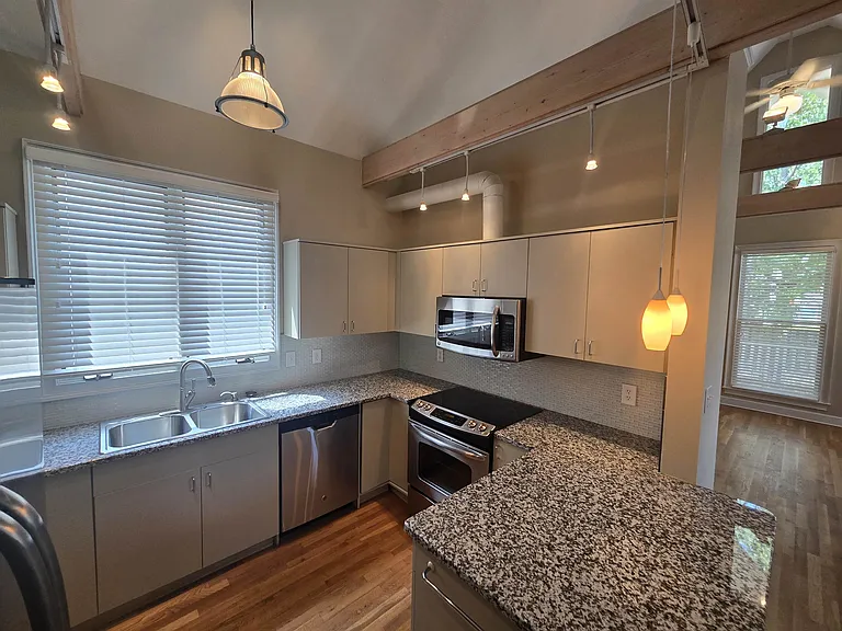 113 Village Ln — Photo 7