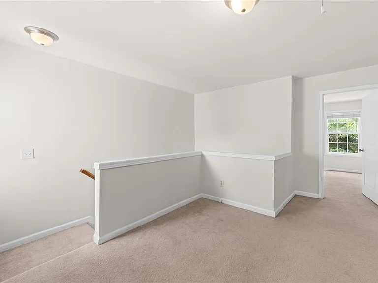 1058 Treymont Ln — Photo 21
