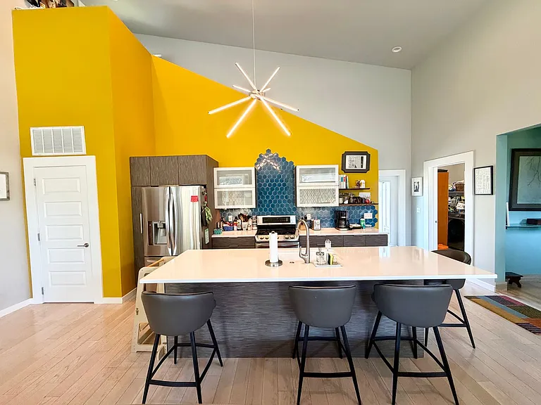 1014 S Quincy Ave — Photo 7