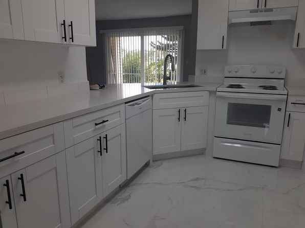 3441 NW 44th St APT 102