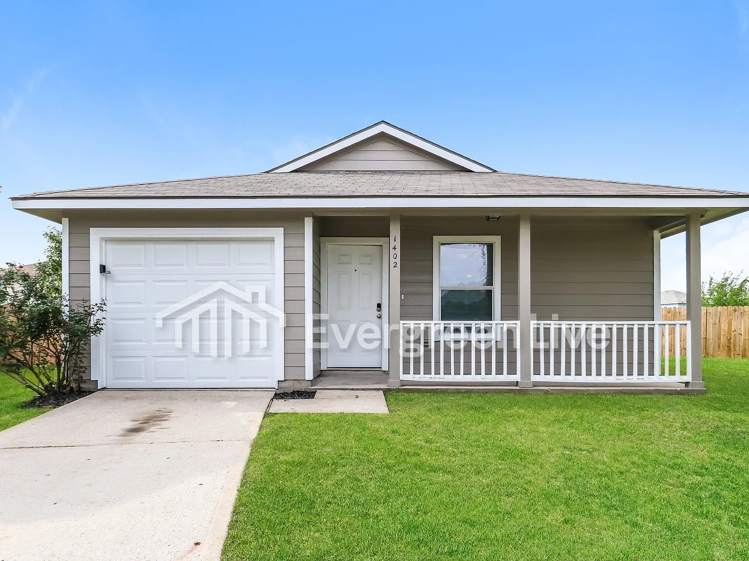3 bed, 2.0 bath, 1694 sqft, $1,545 — Photo 1