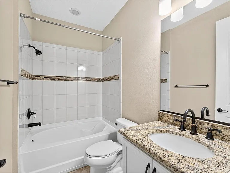 3637 NW 56th Ave — Photo 44