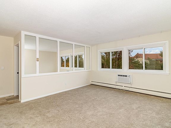 3rd image of 2616 Harriet Ave APT 303
