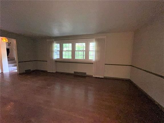 5th image of 3037 Ben Venue Dr