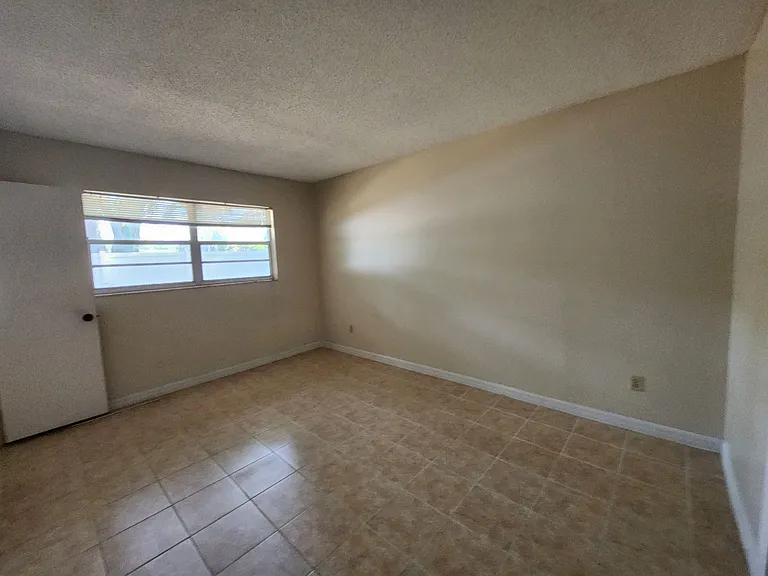 2291 Pipestone Ct — Photo 7