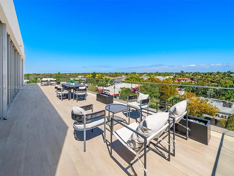 246 NE 6th Ave #PENTHOUSE — Photo 27