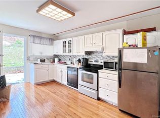 96 Columbus Pl APT 5, Stamford, CT 06907