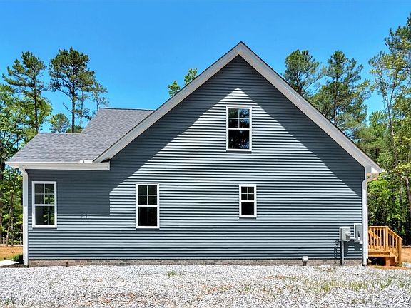 3rd image of 73 Jamestown Ln