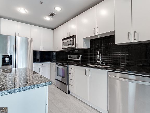 4th image of 250 Pharr Rd #216