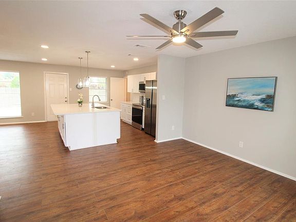 4th image of 101 Island Dr