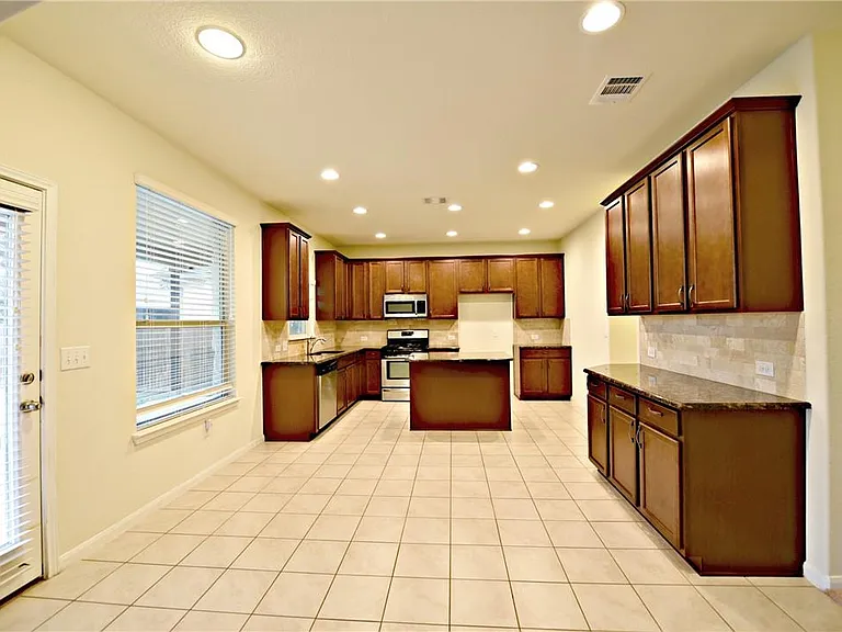 2445 Etta May Ln — Photo 10