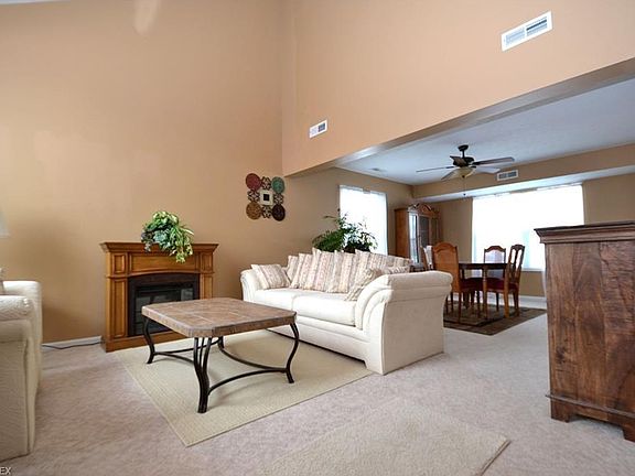 4th image of 8693 Kingfisher Ln
