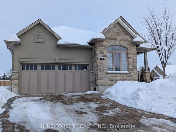 273 Riddell St #11, Woodstock, ON N4S 0C8
