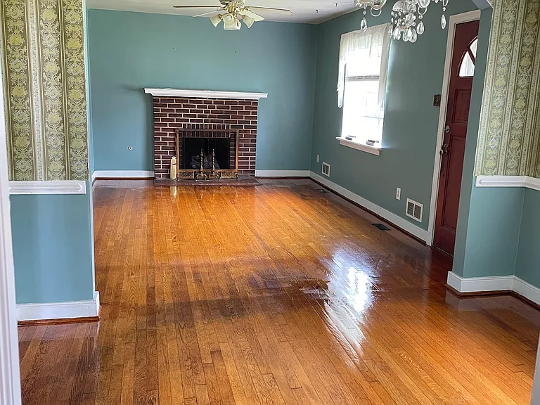 1349 Evergreen Ave — Photo 6