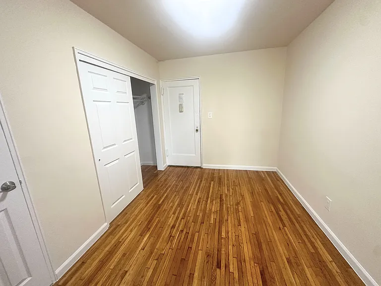 8611 Whitney Ave #5C — Photo 5