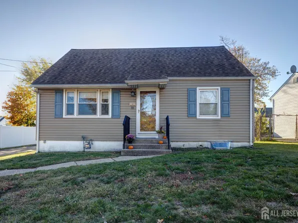 111 Longview Cir, Fords, NJ 08863