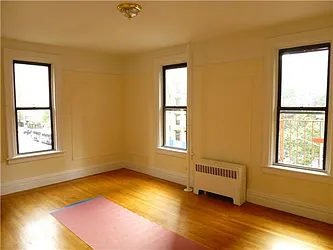 Rented by Siderow Residential Group