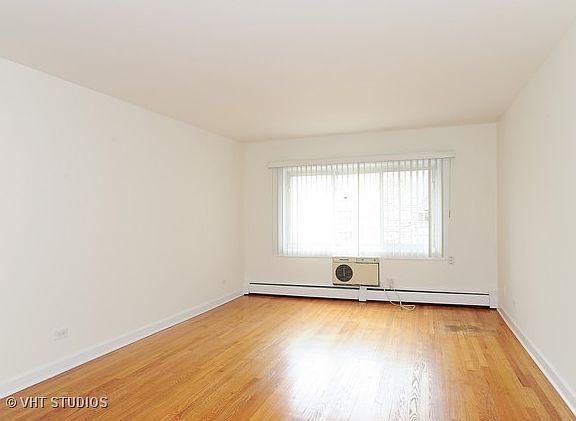 2nd image of 1645 W Farwell Ave APT 3B