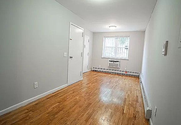 2nd image of 1413 Bedford Ave APT 1