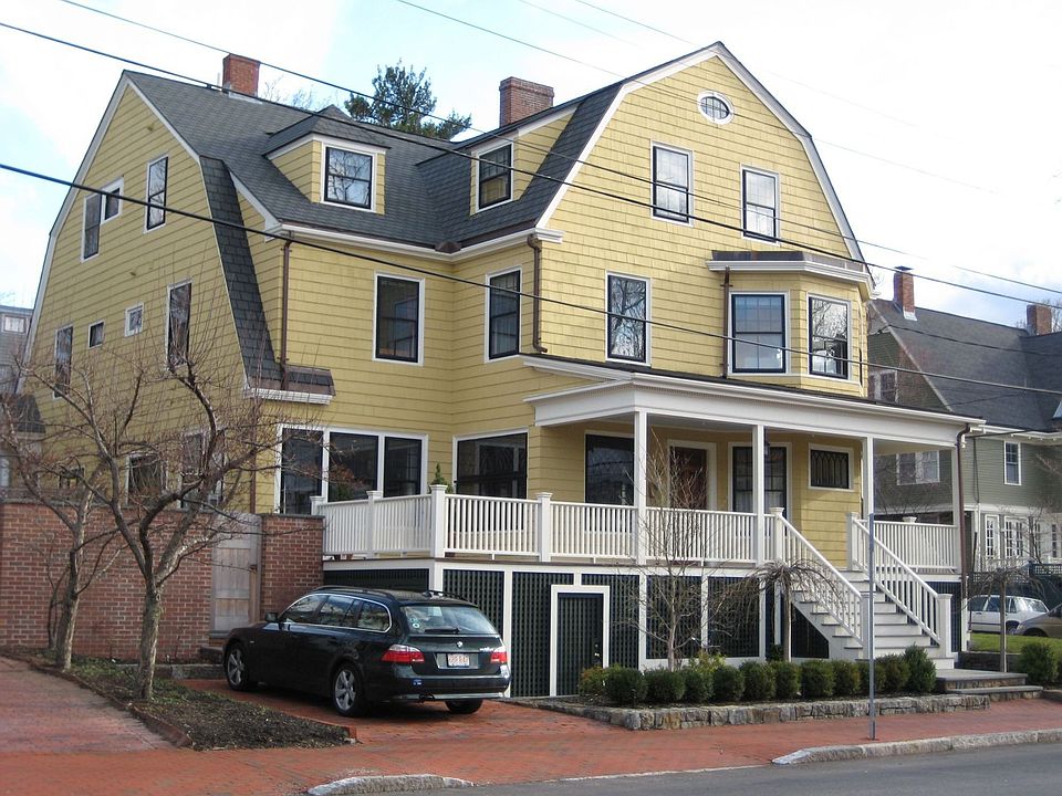 FRONT OF HOUSE