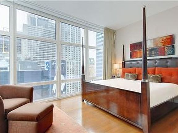 5th image of 1600 Broadway Unit Penthouse 4d