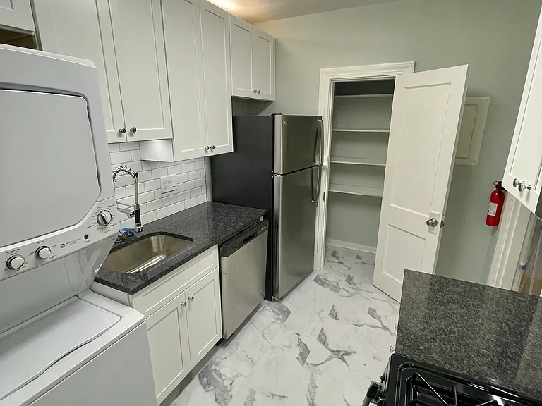 515 N Arthur Ashe Blvd — Photo 2