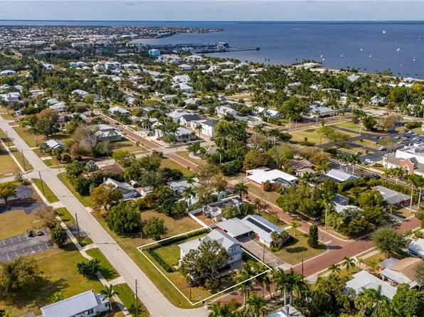 359 Gill St, Punta Gorda, FL 33950