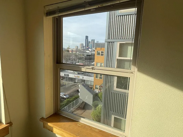 827 Hiawatha Pl #501 — Photo 5