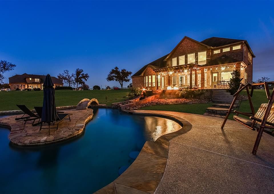 1st image of 8411 Bishop Oaks Dr